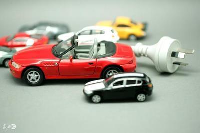 盤(pán)點(diǎn)2017汽車(chē)出行圈八大關(guān)鍵詞 共享單車(chē)陷危局，新零售成黑馬
